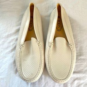 Tod’s driving shoes, like new.